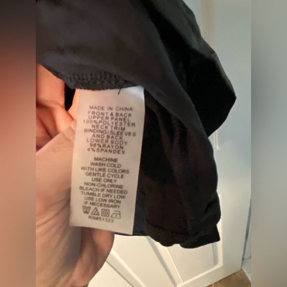 VINCE CAMUTO L Black Knit Tunic Silky Front Gold Zipper Detail R $79 - Picture 5 of 8